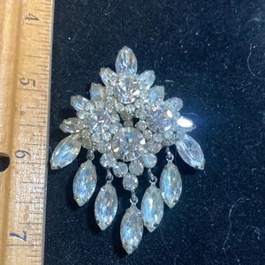 Vintage 3D Julianna brooch